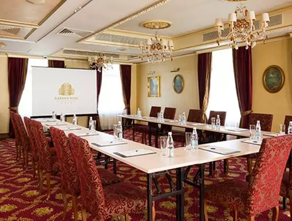 Диванный зал